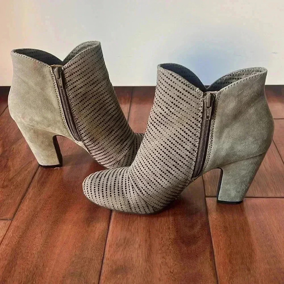 Nichole CeCe Women's Tan Leather 3" Block Heels 8 M Booties Zipper 7" Tall - Picture 7 of 9